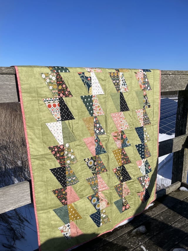 Restetæppe med vindmøller giver smuk Gislev tæppe. Gratis diy